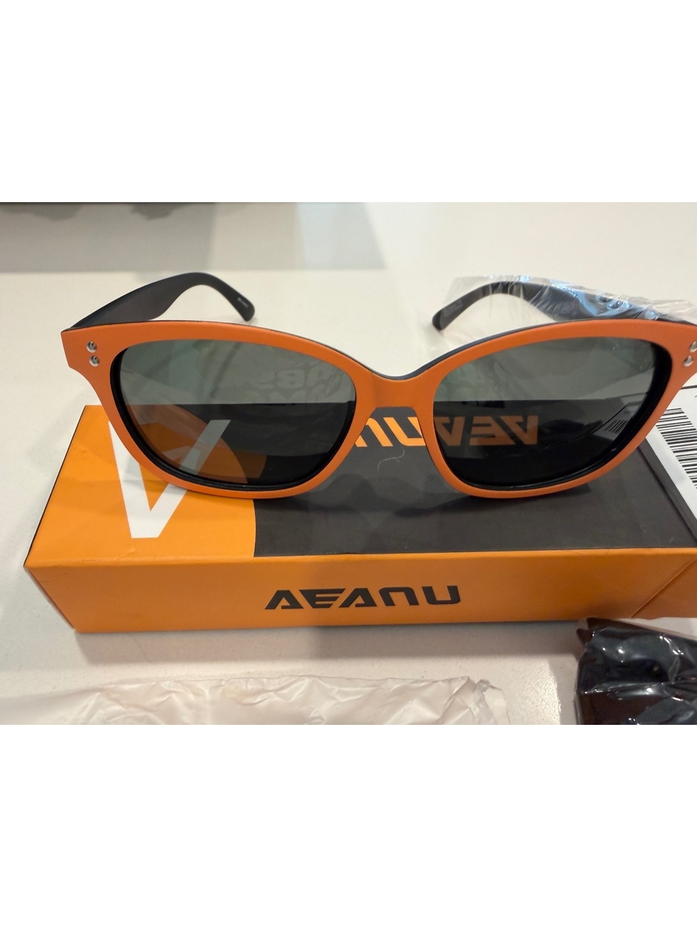 VEANU orange black sunglasses with box